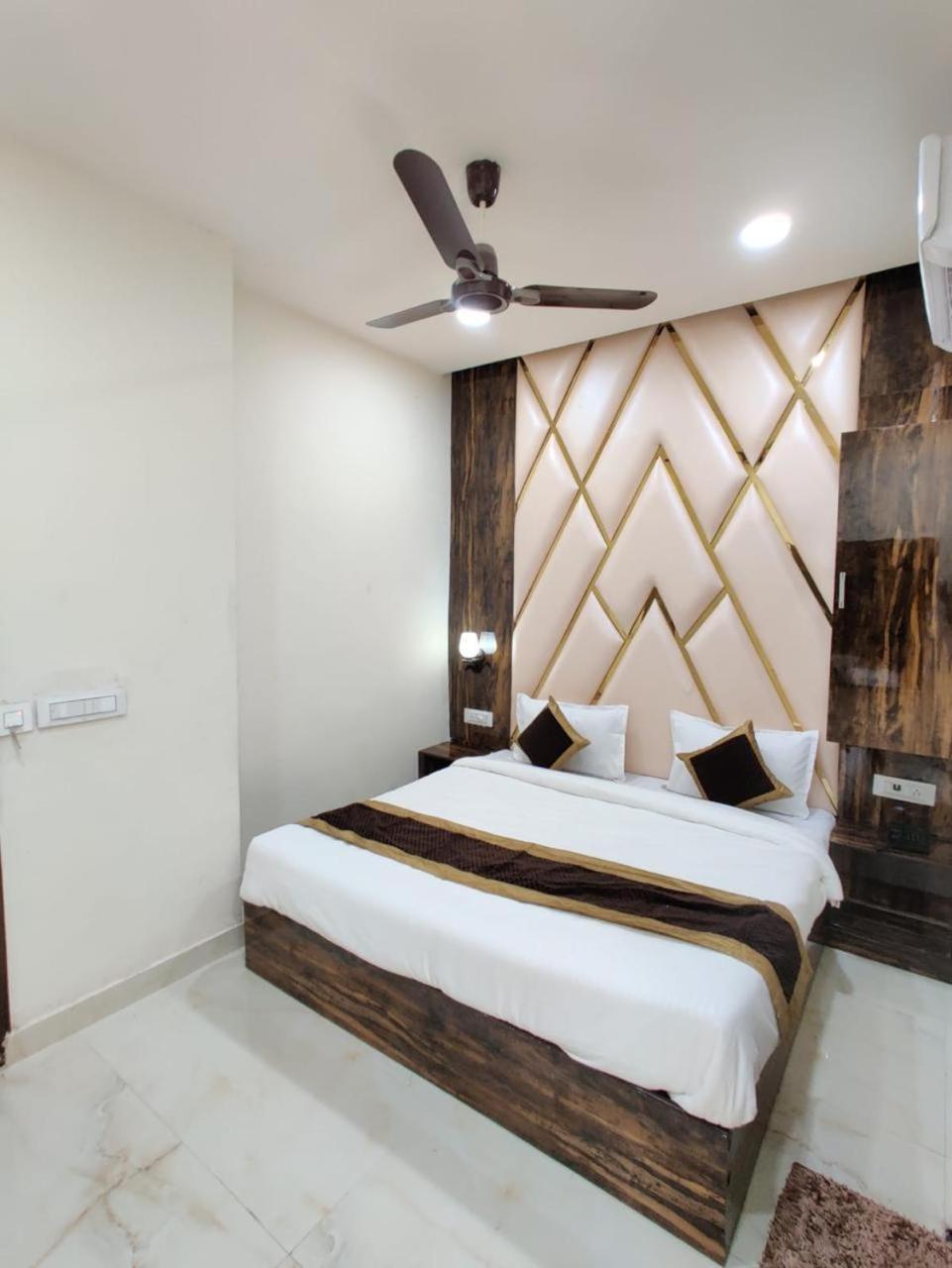 Hotel Gs Amritsar 200 Mtr From Golden Temple Экстерьер фото