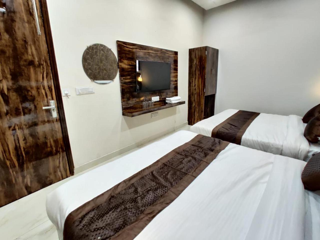 Hotel Gs Amritsar 200 Mtr From Golden Temple Экстерьер фото