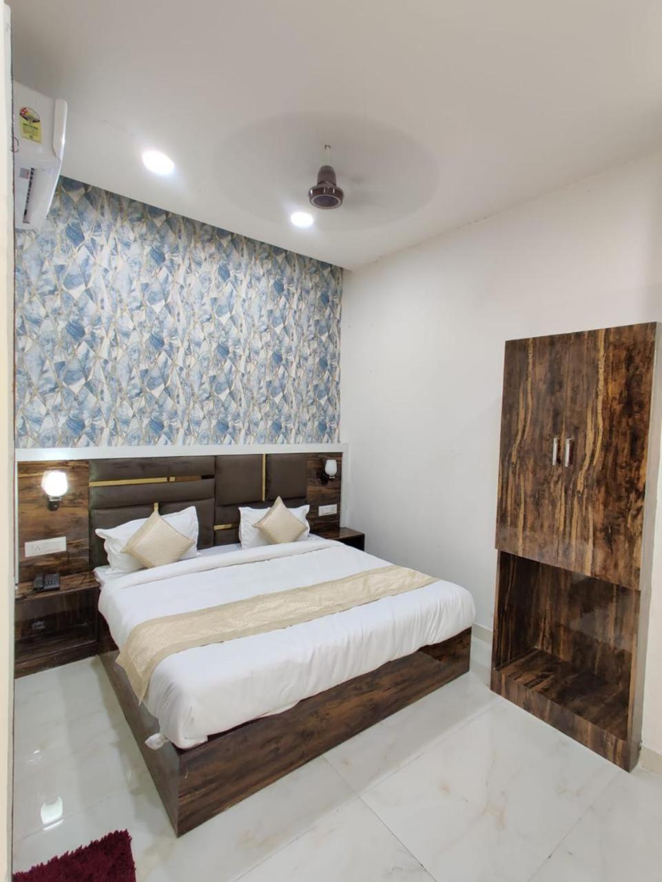 Hotel Gs Amritsar 200 Mtr From Golden Temple Экстерьер фото