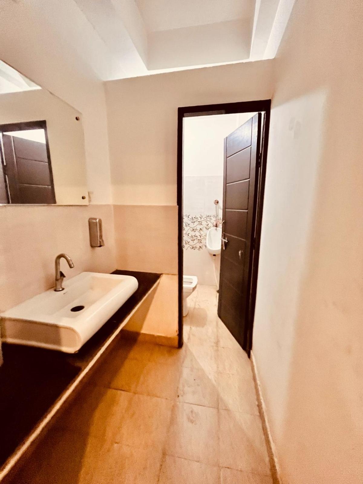 Hotel Gs Amritsar 200 Mtr From Golden Temple Экстерьер фото
